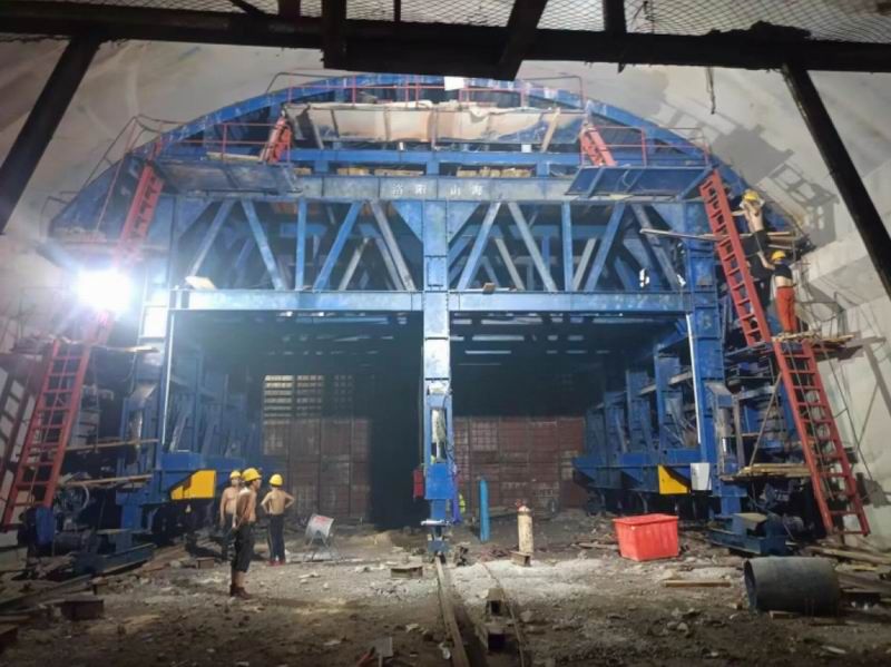 軍工項目主洞室牛腿臺車(chē)