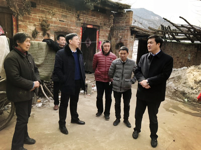 民建“組團”慰問，企業(yè)送溫暖到家