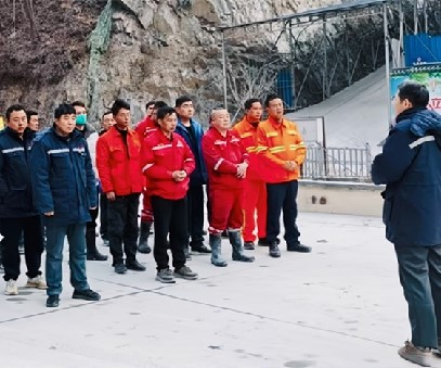 實(shí)戰(zhàn)演練，防患未“燃”｜雙河金礦開展冬季火災(zāi)應(yīng)急預(yù)案演練
